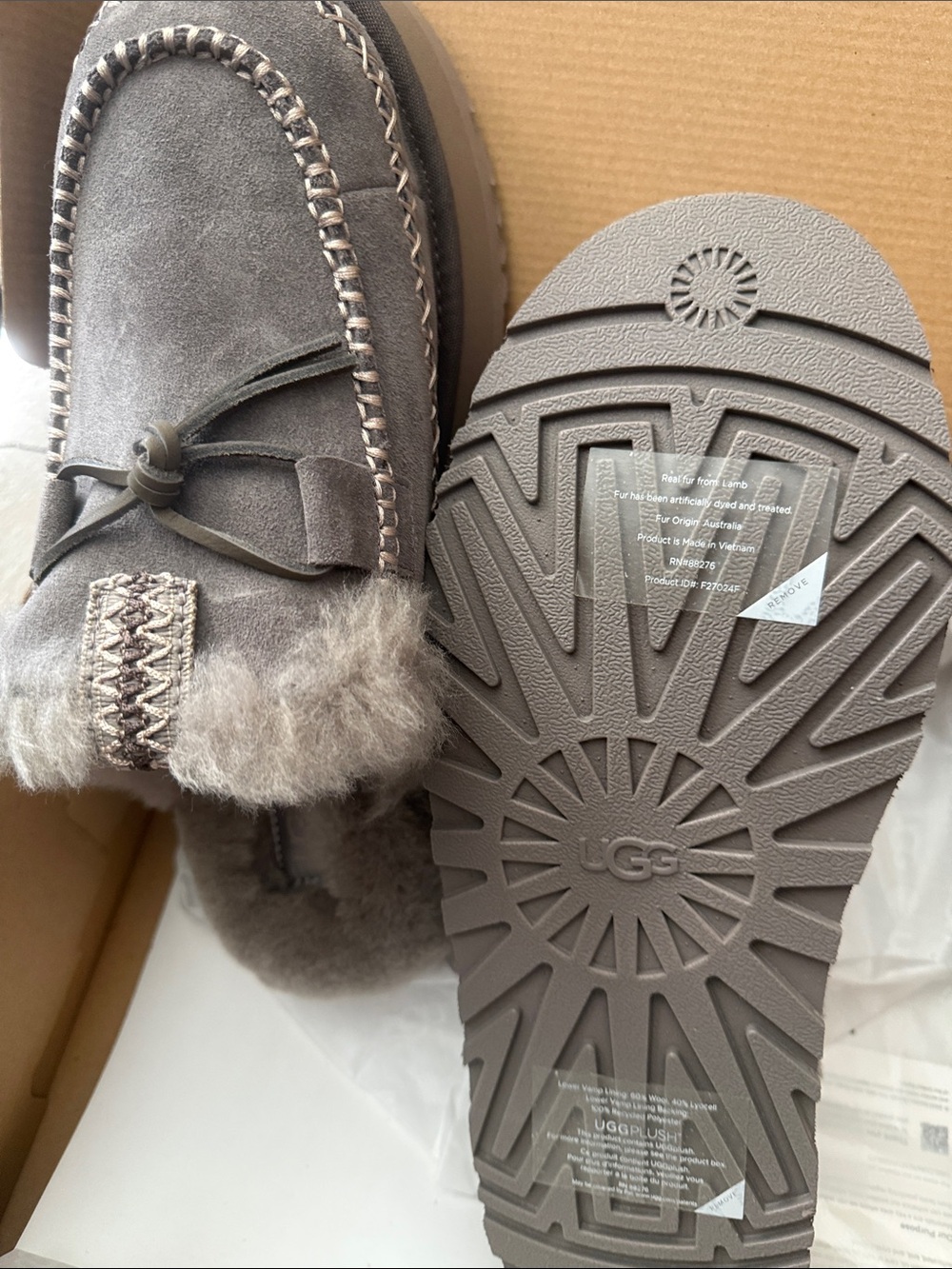 UGG - Picture 2 of 2
